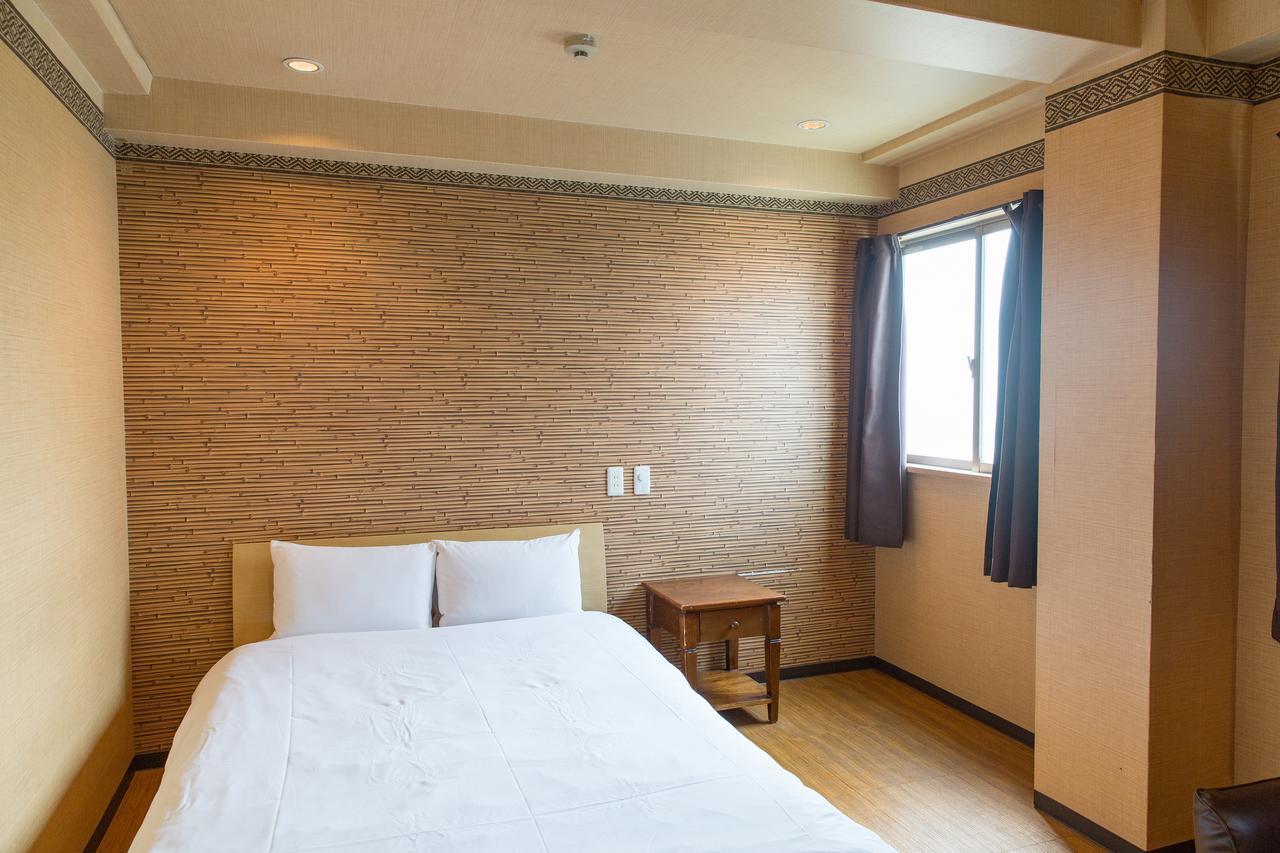 Uehonmachi Plaza Hotel (Adults Only) Osaka Exterior photo