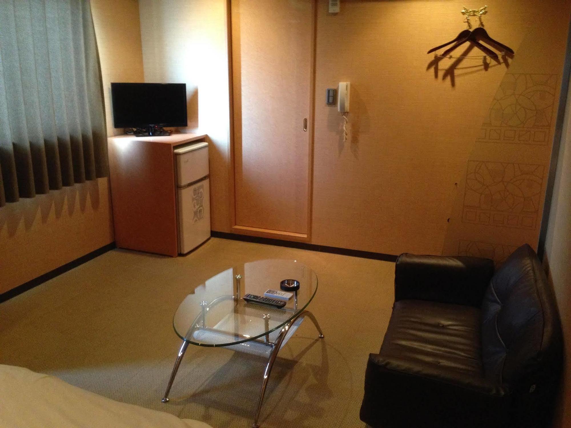 Uehonmachi Plaza Hotel (Adults Only) Osaka Exterior photo